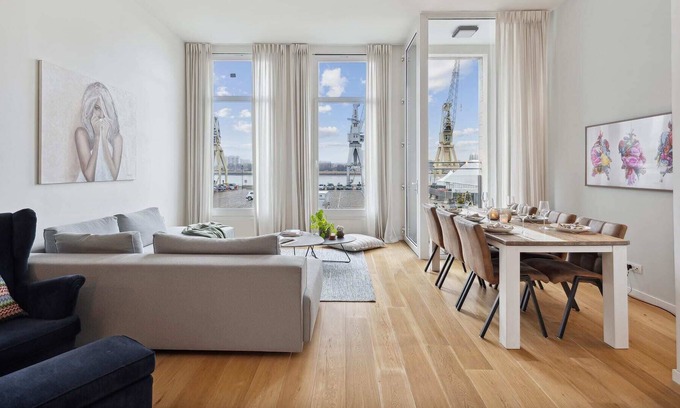 De Kaaien Apartment | Bright waterfront apartment