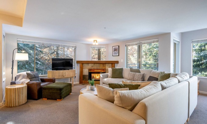 Village North Condo | Bright Whistler Village 2BR: Walk to Gondola! Hot Tub & Free Parking!