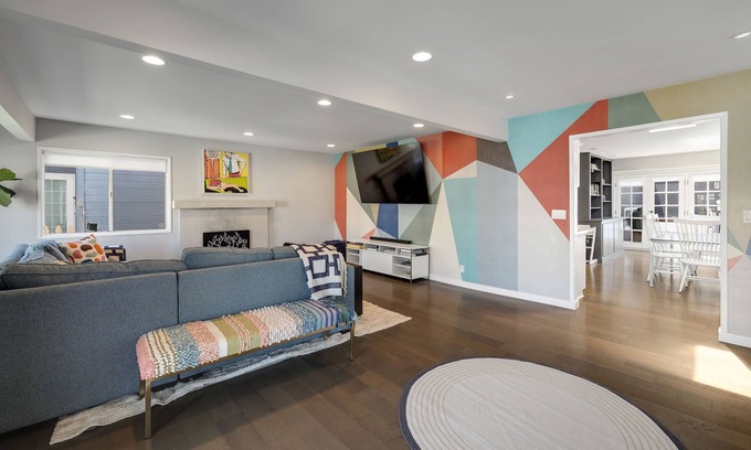 Hill Section House | Brighten Up, You're @ The Beach!