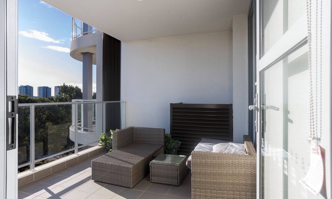 Burswood Apartment | Brilliant 3 Month Corporate Rental with Balcony