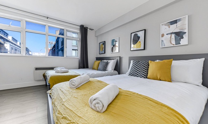 Farringdon Apartment | Brilliant and Bright Studio Flat Central London