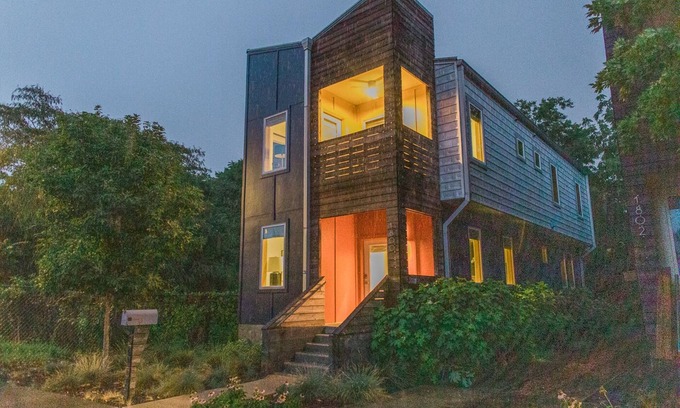 Chattanooga House | Brilliant Southside Home on 2 Acre Park + Pet Friendly