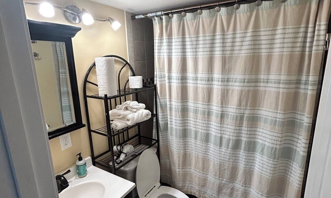 Brightwood Park House | Bring the Entire family to Cozy a 2-bedroom Basement in marvelous Washington D.C