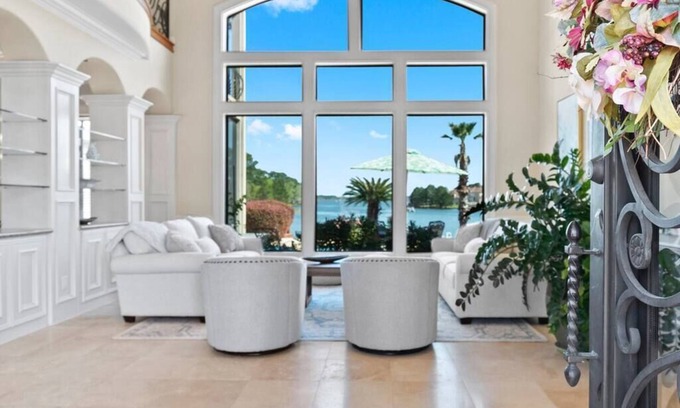 Montgomery House | Bring Your Boat! Luxe Lakefront ☀Pool☀Hot Tub☀Dock ☀ Close to Restaurants