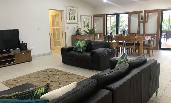 Brinkin House | Brinkin Beach Family House
