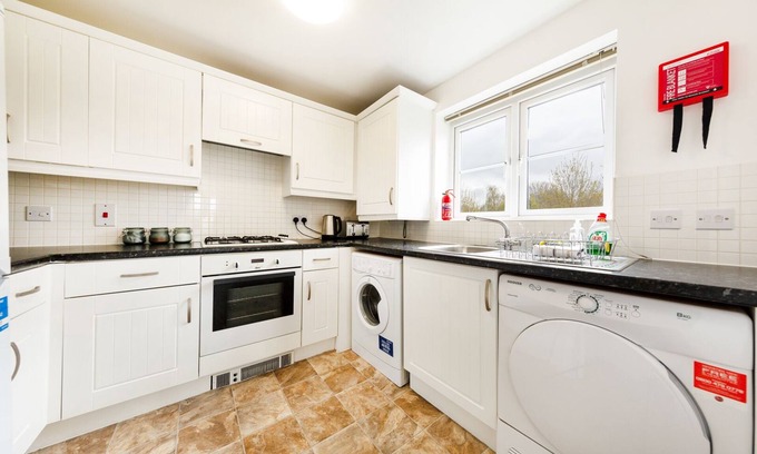 Filton Apartment | Bristol Apartment with Parking