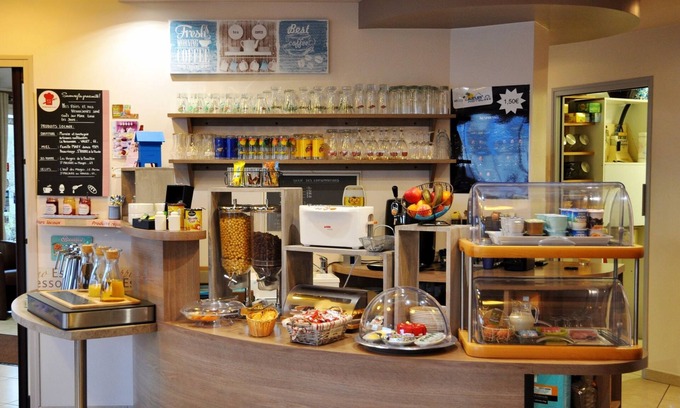 Saint-Andre-de-la-Marche Hotel | Brit Hotel Confort Azur Cholet Nord