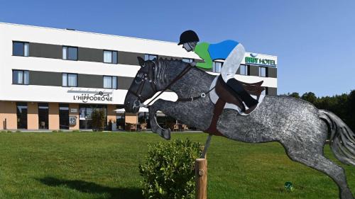 Ploermel Hotel | Brit Hotel Ploermel - Hotel de l'Hippodrome