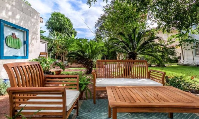 Broadmoor House | Broadmoor Private Oasis