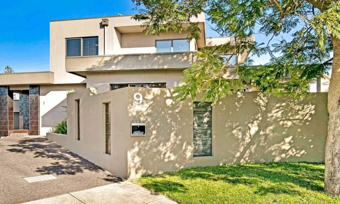 Cowes House | Broadwater by the Bay
