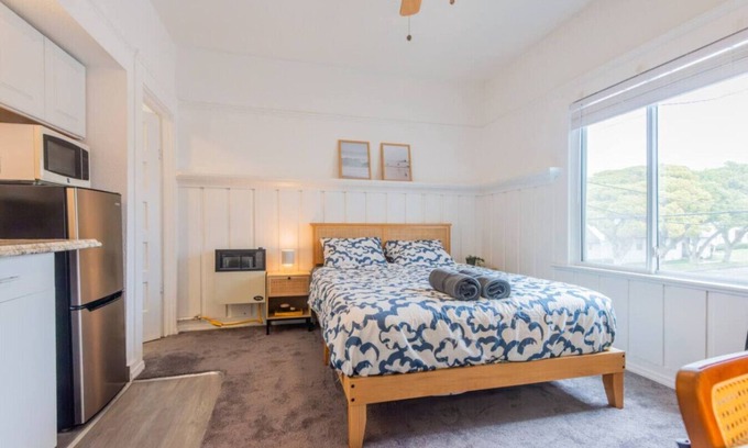 South Redondo Apartment | Broadway 10 -Affordable Private Studio