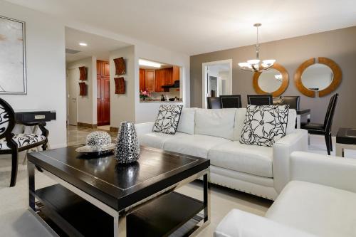 Downtown Apartment | Broadway Plaza, Trademark Collection by Wyndham