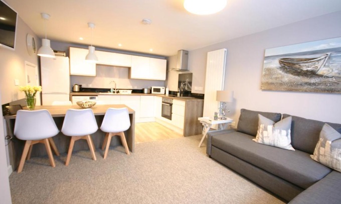 Gosport Apartment | Brockhurst Lodge