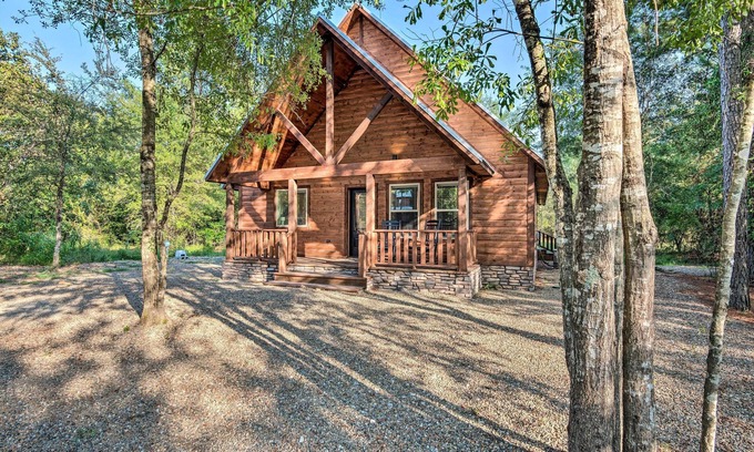 Broken Bow Cabin | Broken Bow Cabin w/Hot Tub, Deer-Spotting & More!