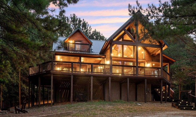Broken Bow Cabin | Broken Bow Luxury Cabin: Pool Table & Hot Tub