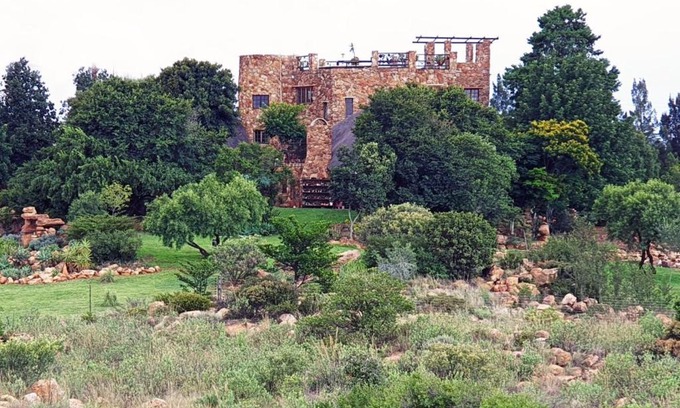 Tierpoort Cabin | Bronberg Bastion