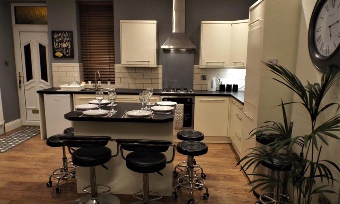 Haworth House | Bronte Cinema Cottage At Haworth