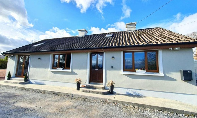 Castlemaine House | Brook Lane Cottage