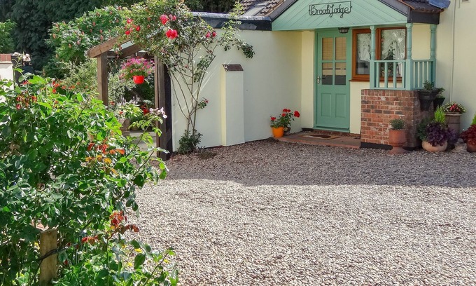 Wroot Cottage | Brook Lodge Country Cottage