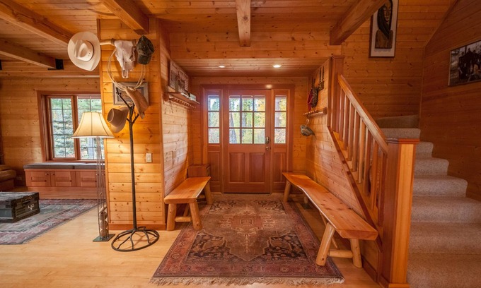 Cle Elum House | Brook Trout Lodge - 20 Acre Estate with Hot Tub