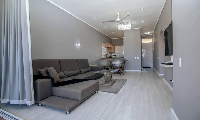 Summerstrand Apartment | Brookes Hill 217 on the Beach Front