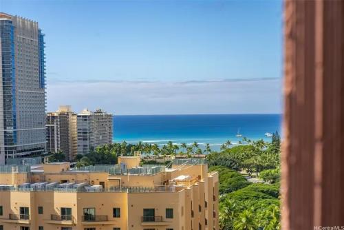 Waikiki Apartment | Brooks Beach Vacations Wyndham 4 Star Resort 1805 Waikiki