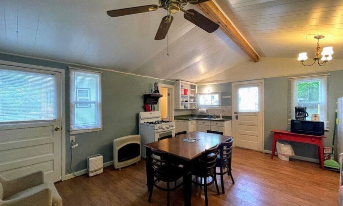 Grawn House | Brookside Cottages and Resort Lakeview Cottage