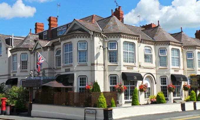 Chester Hotel | Brookside Hotel & Restaurant ,Suitable for Solo Travelers Couples Educational Groups & Families welcome
