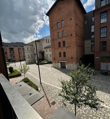 City Centre Apartment | Browar Lubicz- 5min walk to the Old Town, GARAGE