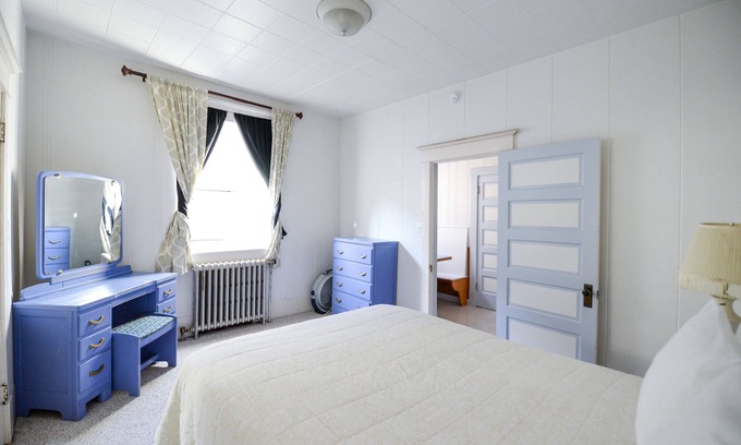 Seward Apartment | Brown and Hawkins Historical Apartments