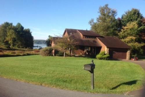 Swanton House | Brown Bear Lodge