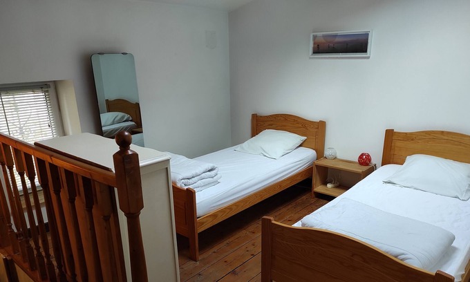 Blaye House | Brown Cottage **