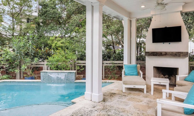 Watercolor House | Brownies - Camp WaterColor Home Private Pool Heated Seasonally, 5 Beach Bikes