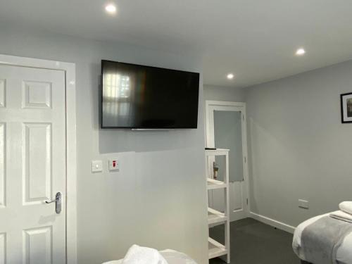 Liverpool City Centre Hotel | Brownlows Inn Rooms formerly Riley's Rooms