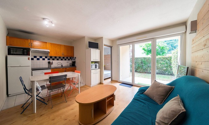 Bagneres-de-Luchon Apartment | Bruneau & Sommet - Avec piscine partagée