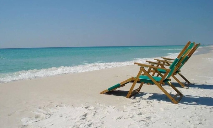 Fort Walton Beach - Destin Cottage | BRUNO'S BEACH GETAWAY COTTAGE 22 MAINSAIL DESTIN FL