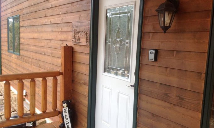 Sturgis Cabin | Bryan's Boulder Canyon Cabin half way between Deadwood and Sturgis-COVID CLEAN.