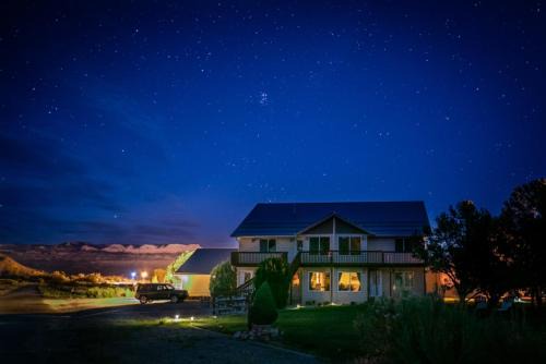 Tropic Bed & Breakfast | Bryce Trails Bed and Breakfast