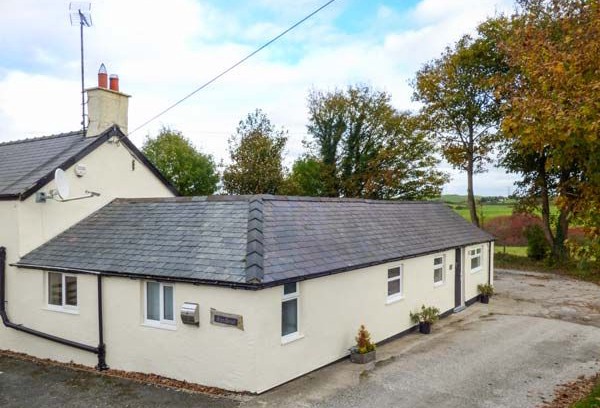 Eglwysbach Cabin | Bryn Barcud Bach, EGLWYSBACH