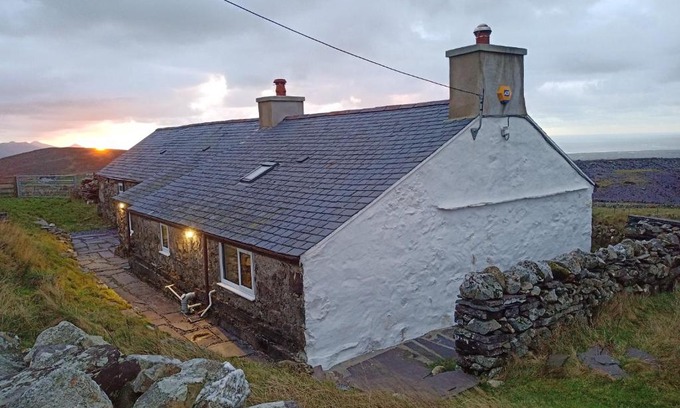 Caernarfon House | Bryn Derwen