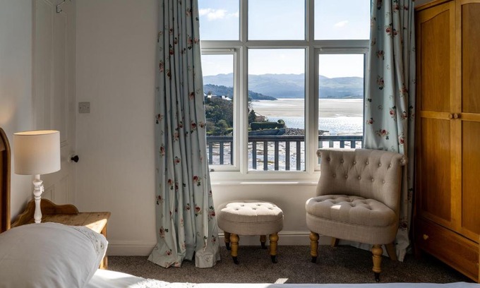 Borth-y-Gest House | Bryn Gwyn & Tegfryn - Pair of 4 Bedroom Cottages - Sea & Mountain Views Borth y Gest
