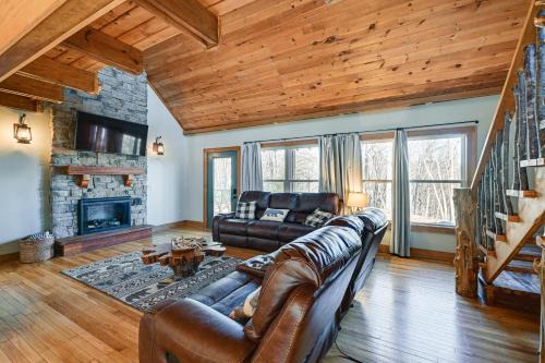 Bryson City House | Bryson City Cabin Deck and Mountain-View Hot Tub
