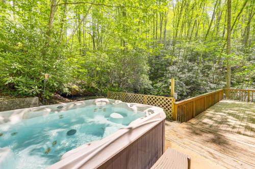 Bryson City House | Bryson City Cottage with Hot Tub and Waterfall Views!