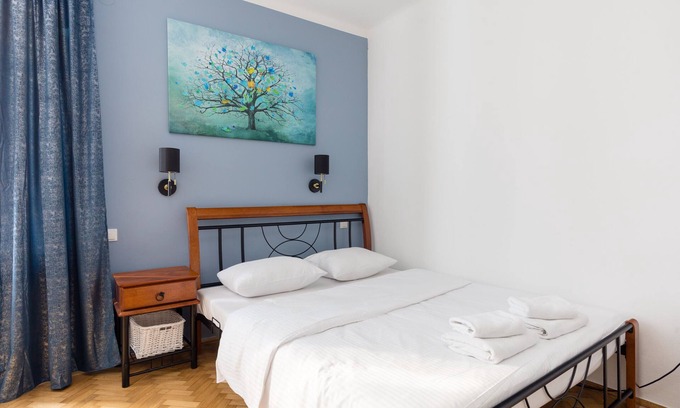 Old Town Apartment | Brzozowa Old Town Square Studio