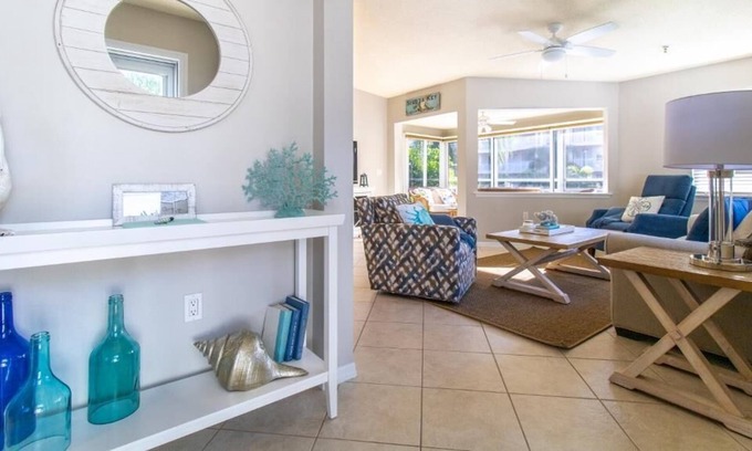 Siesta Key Condo | BS 1340 - FRESH! UPDATES GALORE! Siesta Key, Sun, Beach, Pool, Fishing and FUN!
