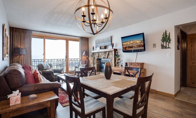 Steamboat Springs Condo | BT505 | Stunning Views | Indoor Pool | Hot Tub | Great Mountain Condo