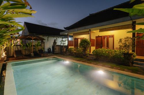 Batu Bolong House | BUBU CANGGU Guesthouse