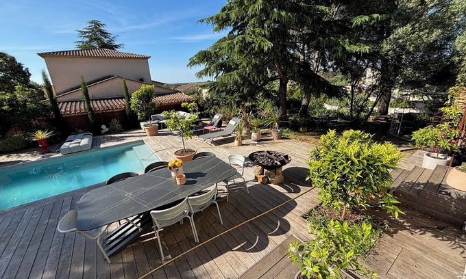 Teyran Villa | Buccolic villa with swimming pool in a quiet forest setting