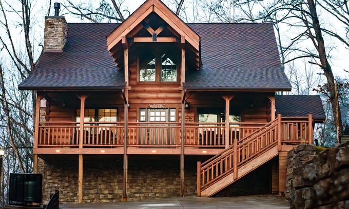 Gatlinburg - Pigeon Forge Cabin | BUCK WILD CABIN- Serene, Game room, Hot tub, centrally located, pet friendly,