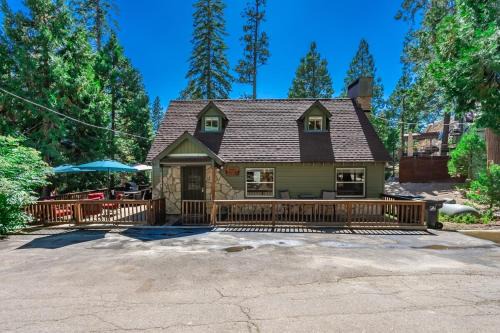 West Village House | Buckeye Bear's Den-ac-walking Distance To Town